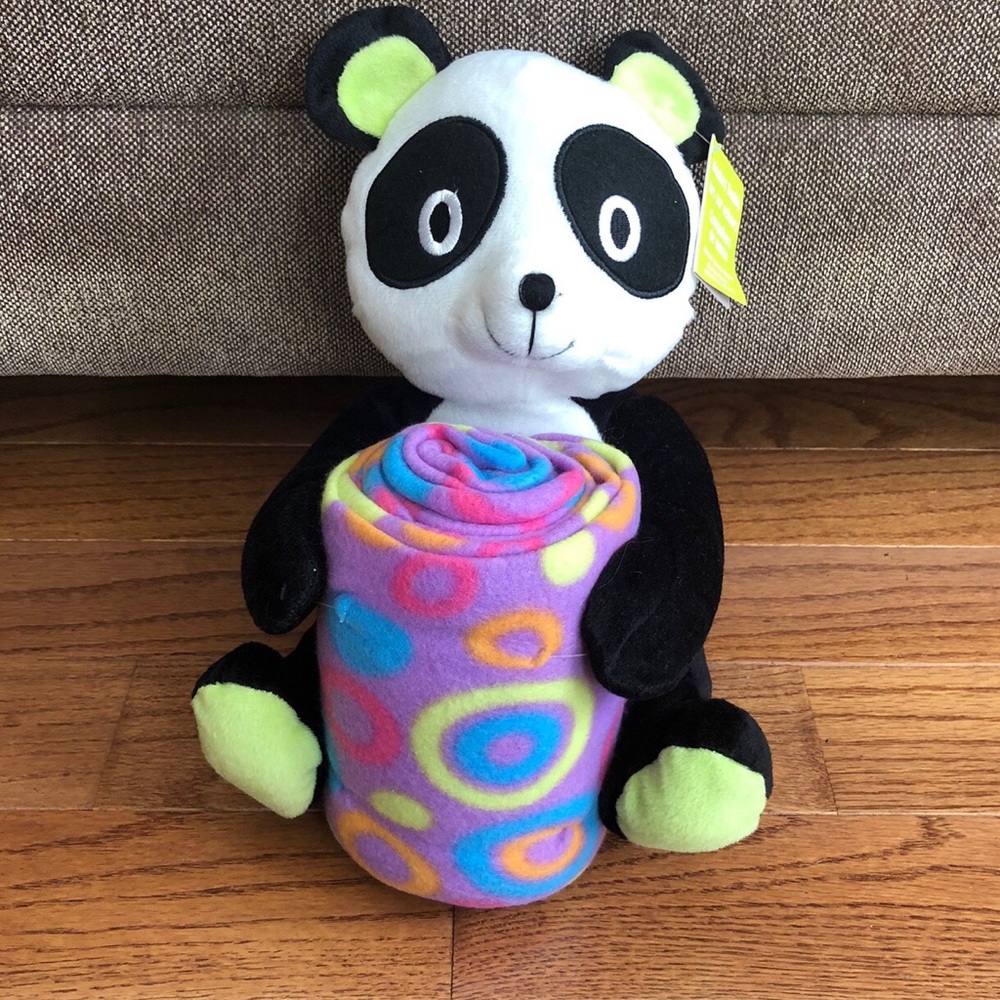 Brand New! Cute Panda Plush w/Colourful Blanket 🐼